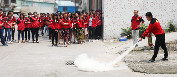 歐恩照明 組織全體員工進(jìn)行消防安全演習(xí) 深入貫徹落實(shí)“一暢兩會(huì)”