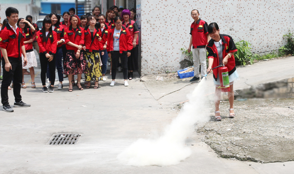 歐恩照明 組織全體員工進(jìn)行消防安全演習(xí) 深入貫徹落實(shí)“一暢兩會(huì)”